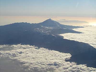Blick auf Teneriffa mit dem Teide im Zentrum
