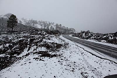 Teneriffa: Schnee  auf ca. 1400 Metern Höhe