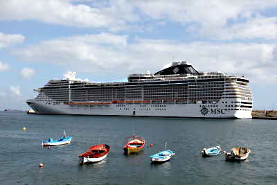 MSC Fantasia im Hafen von Santa Cruz de Tenerife