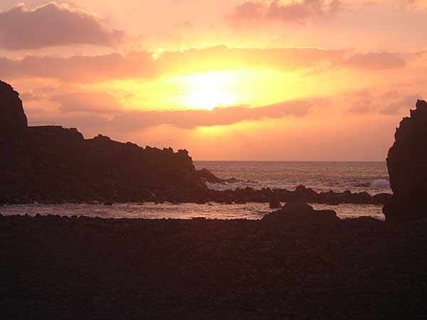 Playa El Golfo im Schein der untergehenden Sonne