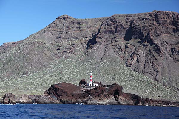Leuchtturm am Punta de Teno am nördlichen Rand der Acantilados de Los Gigantes